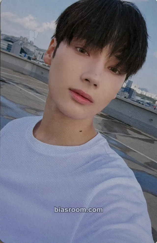 TOMORROW X TOGETHER - Huening Kai - The Star Chapter: Sanctuary Album weverse albums ver.