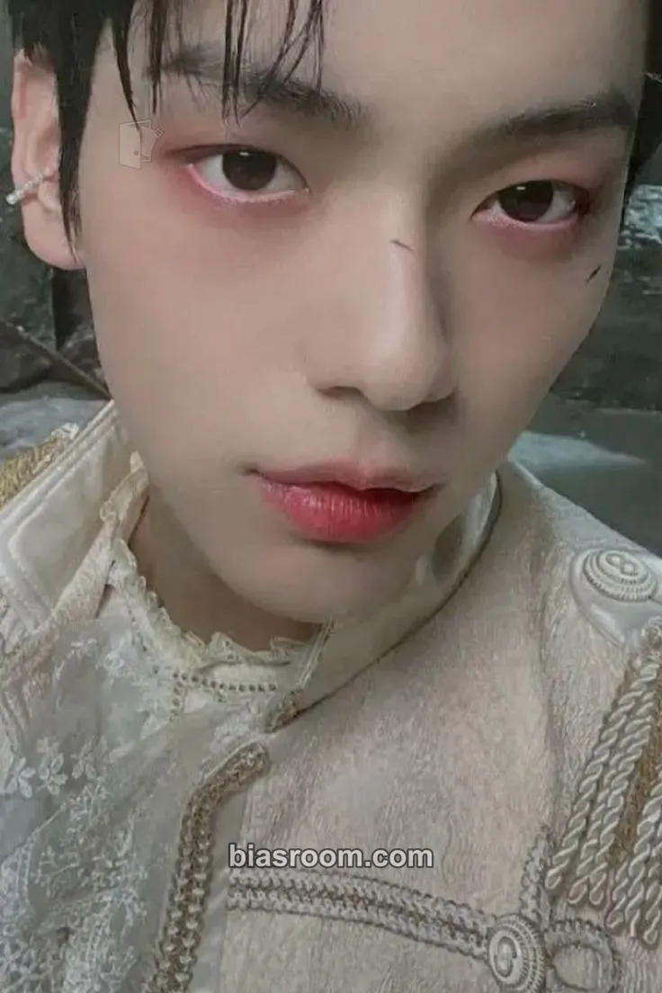Soobin The Chaos Chapter: FREEZE Photocard - TOMORROW X TOGETHER - TOMORROW X TOGETHER K-pop photocard