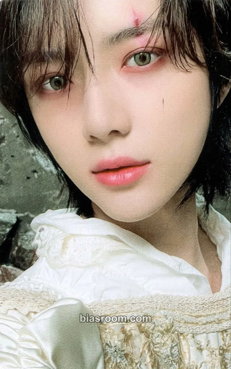 Beomgyu The Chaos Chapter: FREEZE Photocard - TOMORROW X TOGETHER - TOMORROW X TOGETHER K-pop photocard