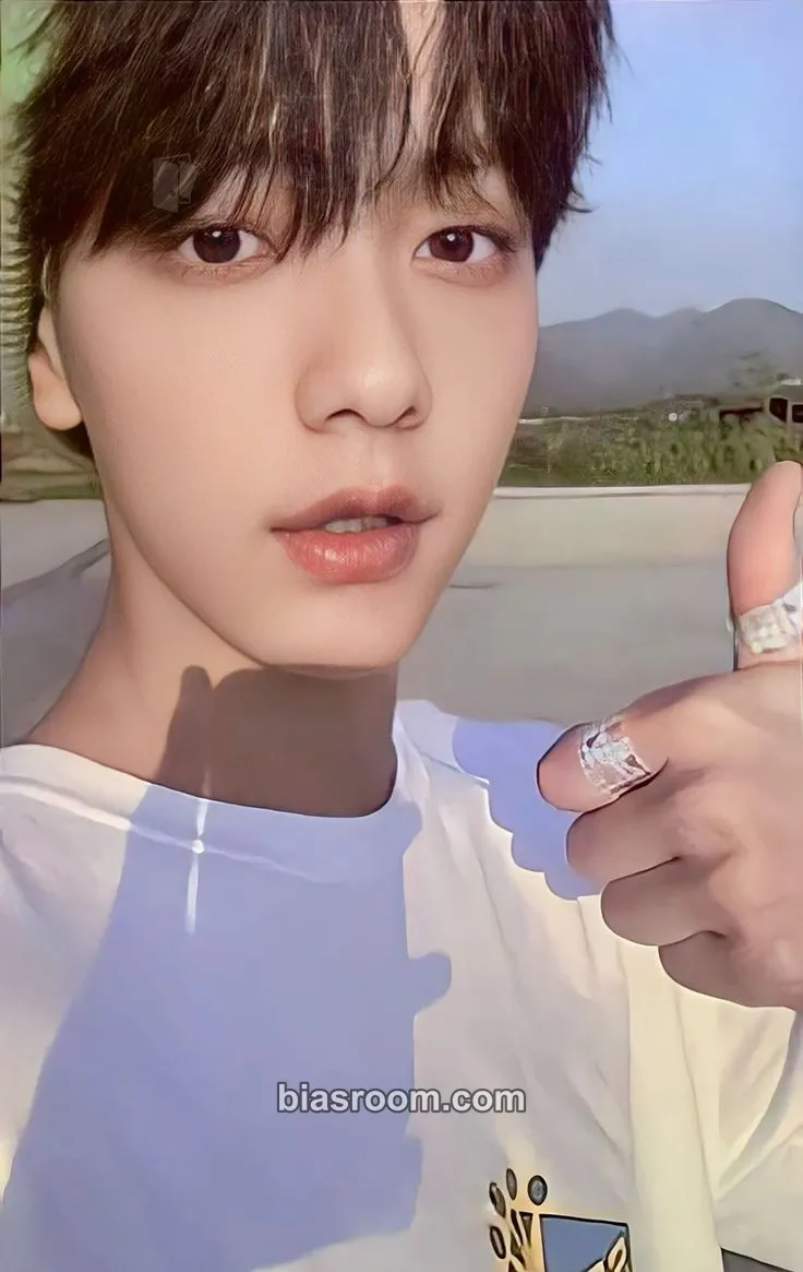 Soobin The Chaos Chapter: Fight or Escape Photocard - TOMORROW X TOGETHER - TOMORROW X TOGETHER K-pop photocard