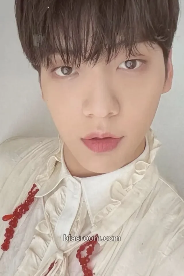 TOMORROW X TOGETHER - Soobin - The Chaos Chapter: Fight or Escape Album album photocard fight together ver.