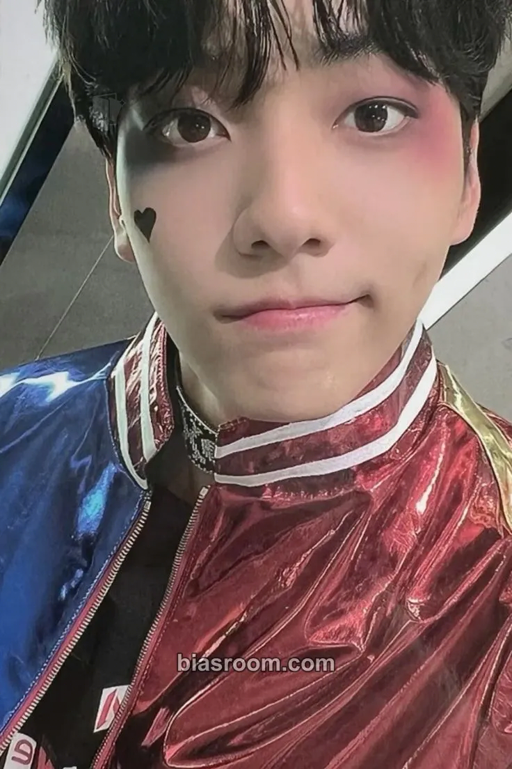 Soobin The Chaos Chapter: Fight or Escape Photocard - TOMORROW X TOGETHER - TOMORROW X TOGETHER K-pop photocard