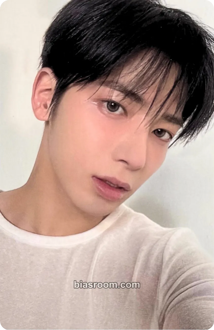 Taehyun Minisode 2: Thursday's Child Photocard - TOMORROW X TOGETHER - TOMORROW X TOGETHER K-pop photocard