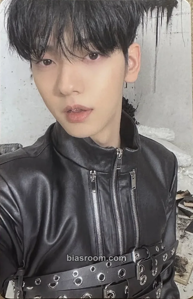 TOMORROW X TOGETHER - Soobin - Minisode 2: Thursday's Child Album album photocard hate ver.