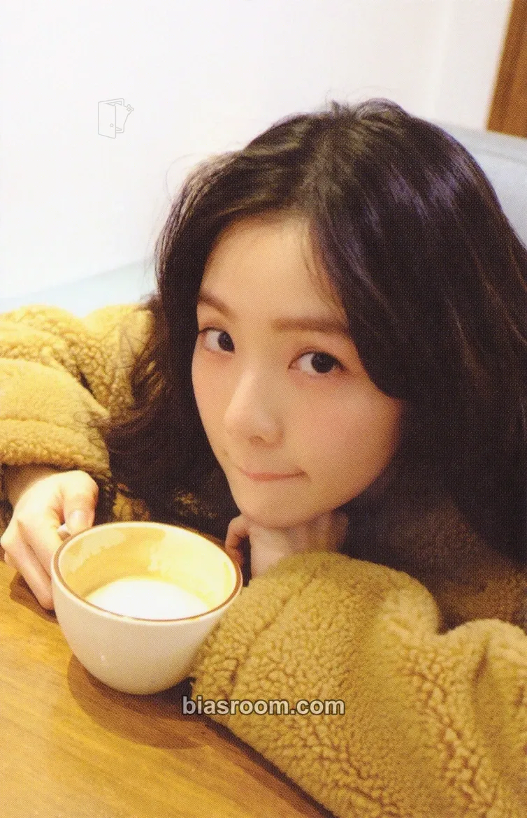 Irene Queendom Photocard - Red Velvet - Red Velvet K-pop photocard