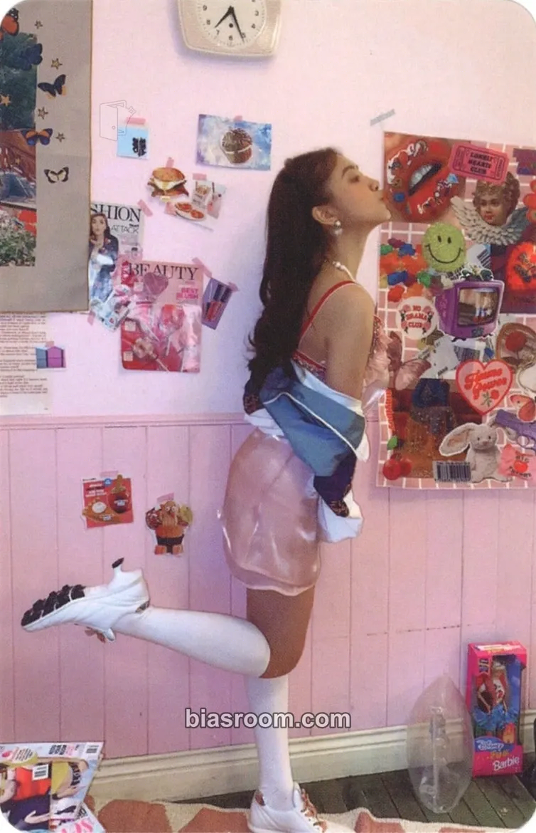 Yeri Queendom Photocard - Red Velvet - Red Velvet K-pop photocard