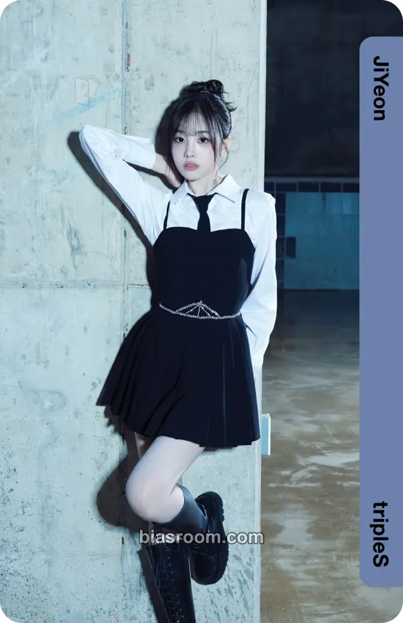 Jiyeon tripleS 3rd World Tour: @% Photocard - tripleS - tripleS K-pop photocard