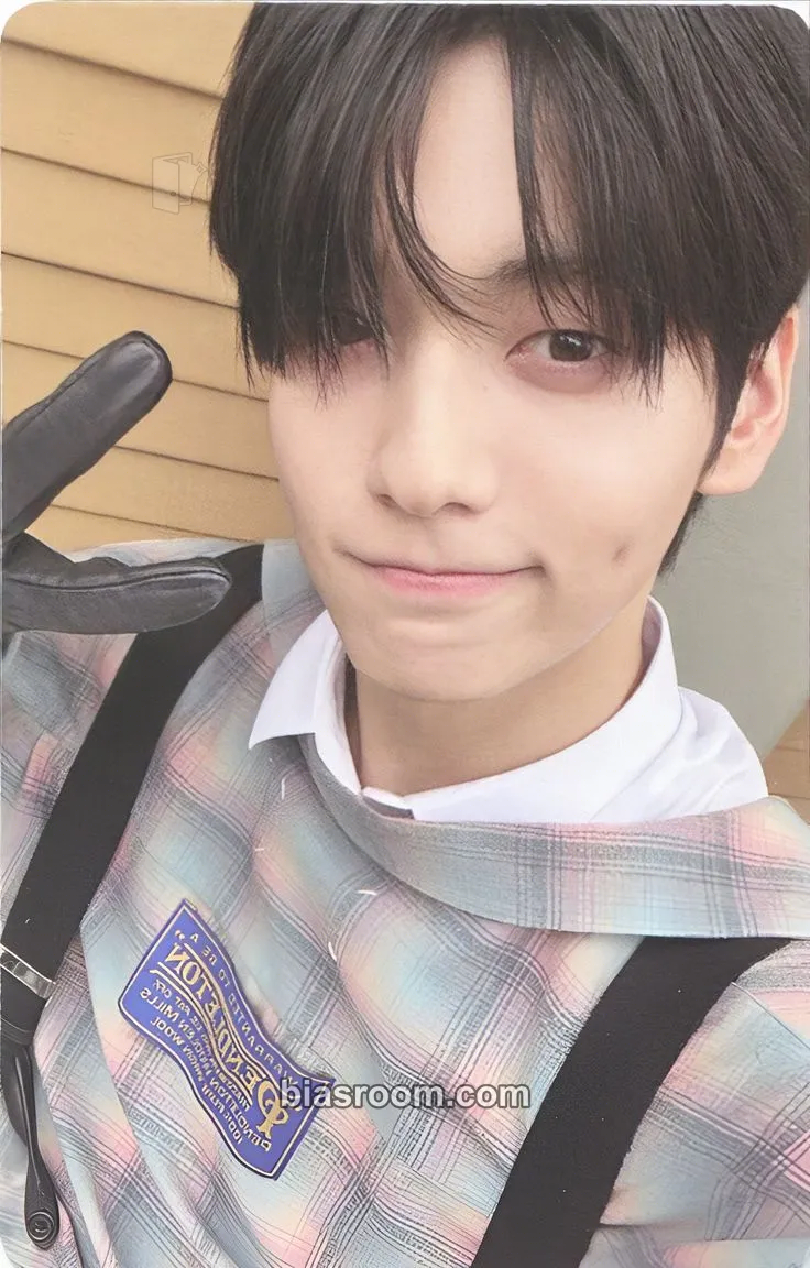 Soobin The Name Chapter: Freefall Photocard - TOMORROW X TOGETHER - TOMORROW X TOGETHER K-pop photocard