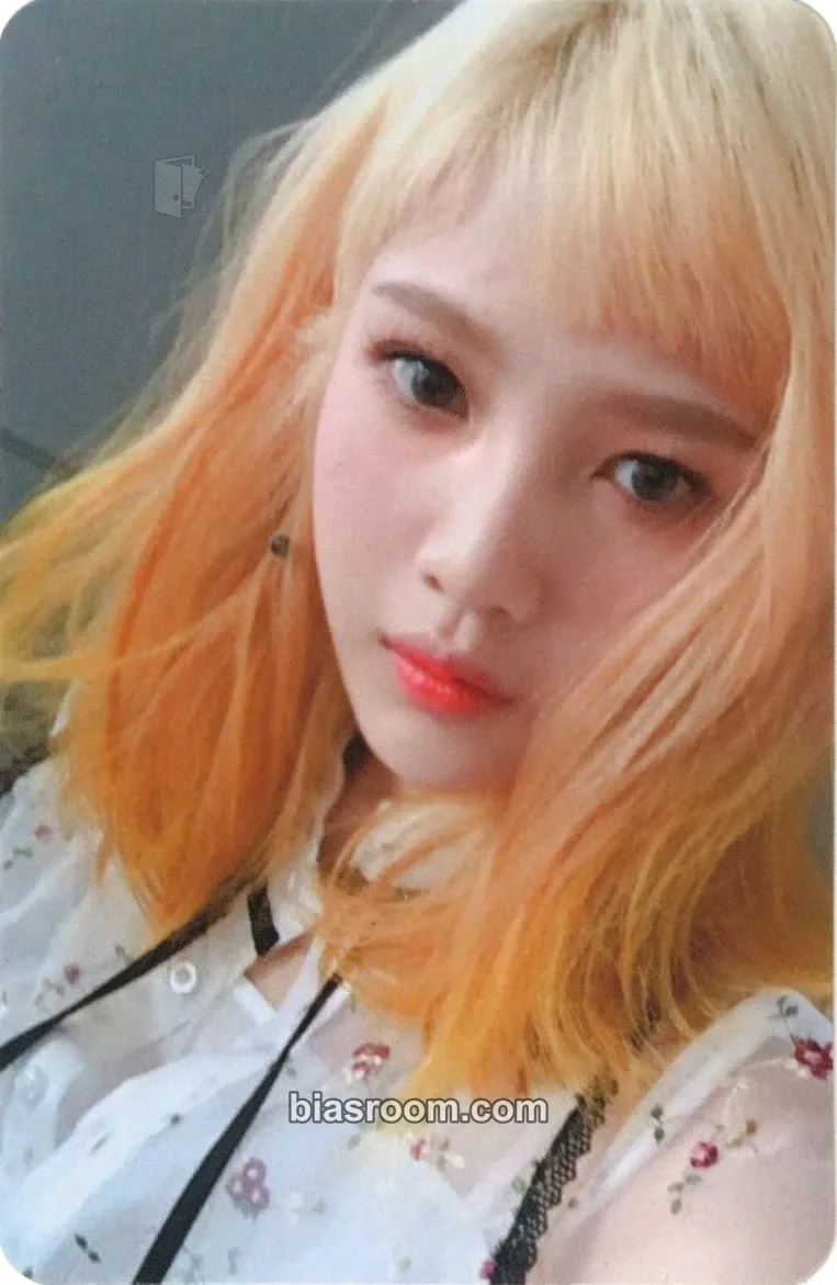 Joy Russian Roulette Photocard - Red Velvet - Red Velvet K-pop photocard