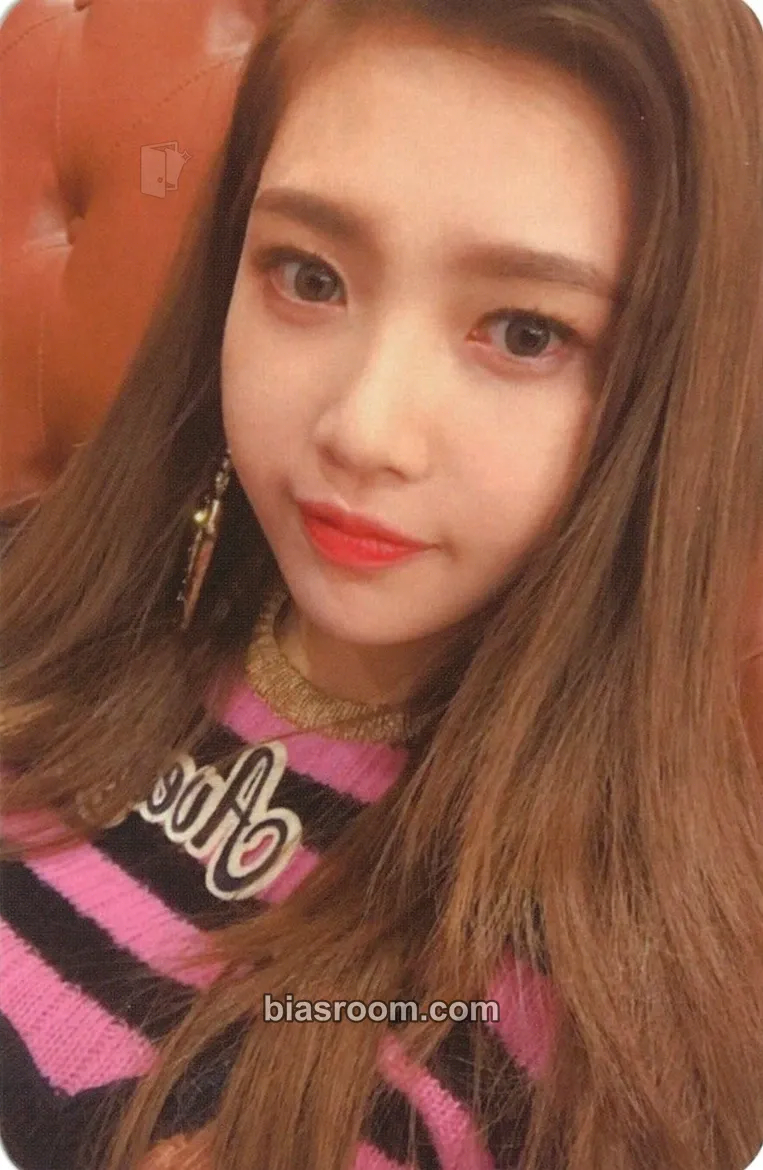 Joy Rookie Photocard - Red Velvet - Red Velvet K-pop photocard