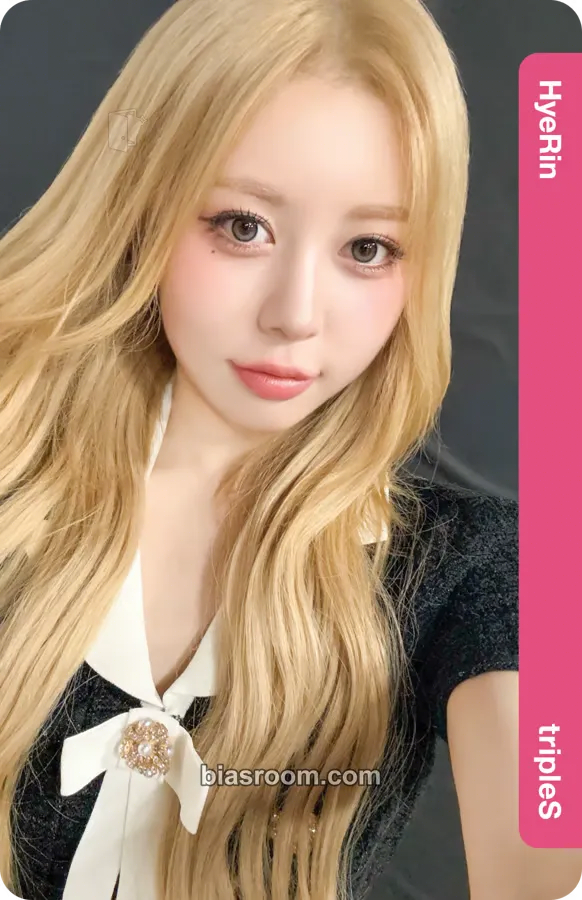 Hyerin tripleS 1st Mini-Tour: A LIVE 25 Photocard - tripleS - tripleS K-pop photocard