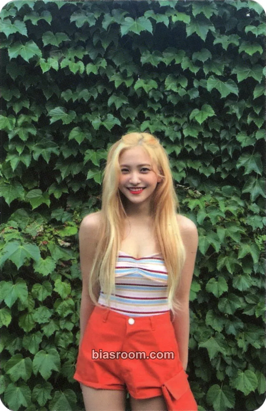 Yeri The Red Summer Photocard - Red Velvet - Red Velvet K-pop photocard