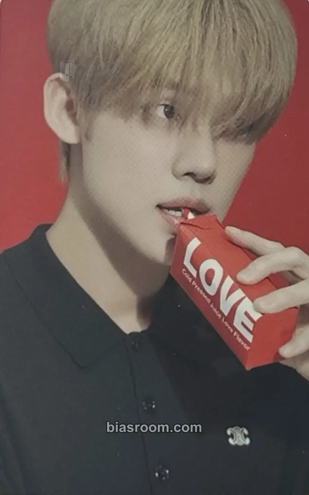 Yeonjun The Star Chapter: Sanctuary Photocard - TOMORROW X TOGETHER - TOMORROW X TOGETHER K-pop photocard
