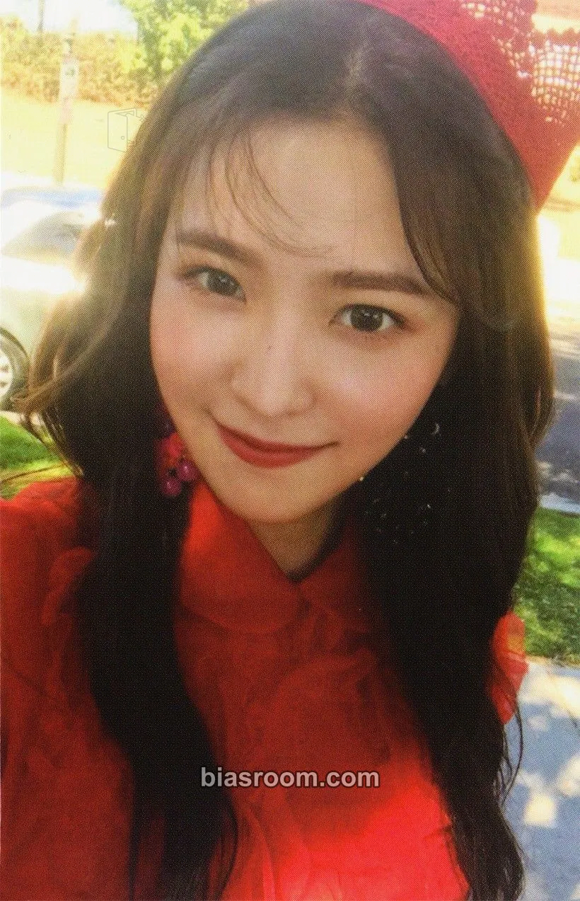 Yeri Perfect Velvet Photocard - Red Velvet - Red Velvet K-pop photocard