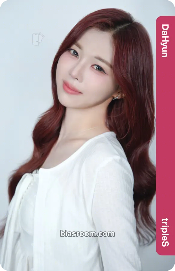 Dahyun tripleS 1st Mini-Tour: A LIVE 25 Photocard - tripleS - tripleS K-pop photocard