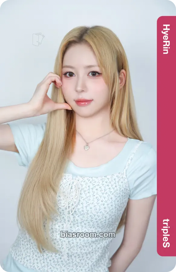 Hyerin tripleS 1st Mini-Tour: A LIVE 25 Photocard - tripleS - tripleS K-pop photocard
