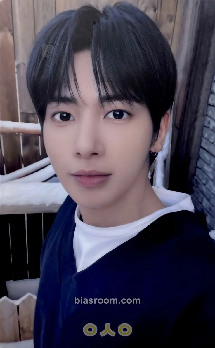 Taehyun Minisode 2: Thursday's Child Photocard - TOMORROW X TOGETHER - TOMORROW X TOGETHER K-pop photocard