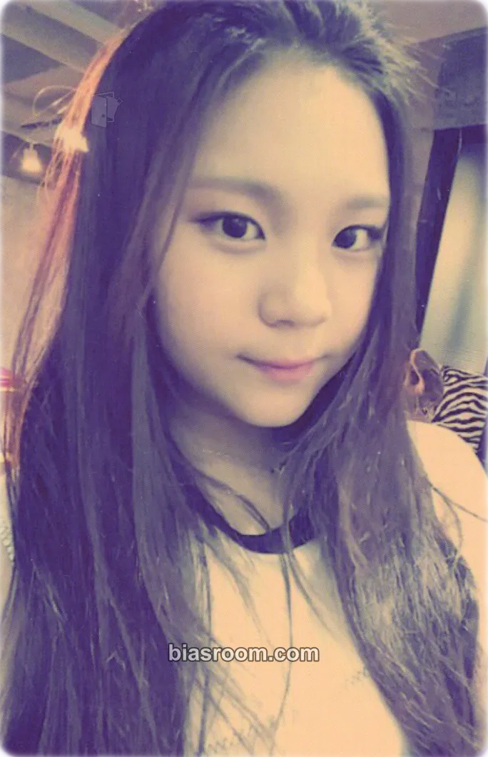 Umji Flower Bud Photocard - GFRIEND - GFRIEND K-pop photocard