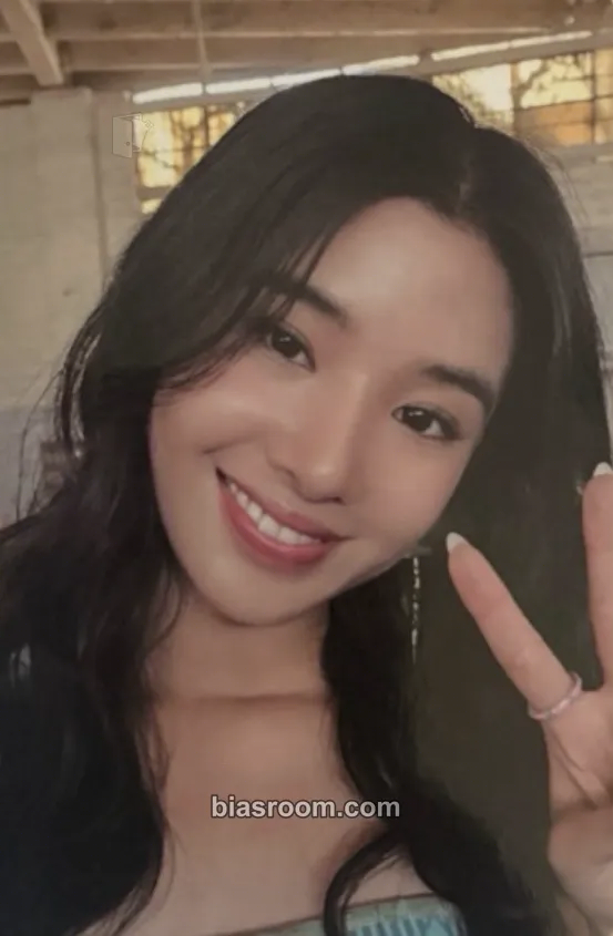 Sophia SIS (Soft Is Strong) Photocard - KATSEYE - KATSEYE K-pop photocard