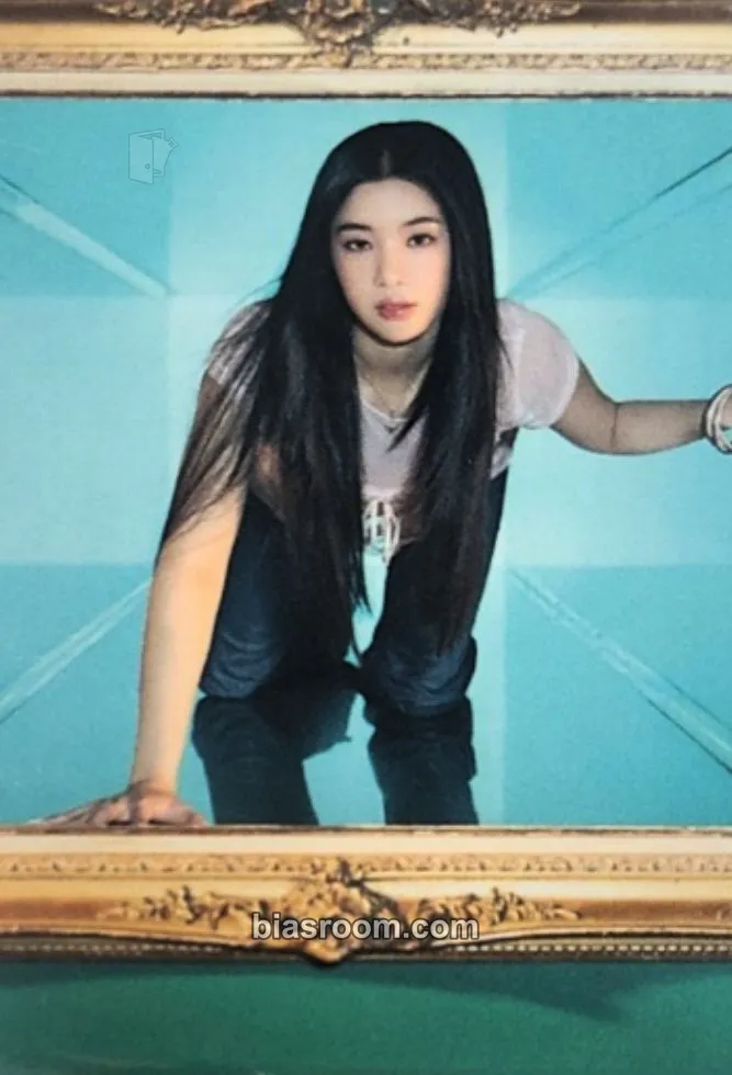 Sophia SIS (Soft Is Strong) Photocard - KATSEYE - KATSEYE K-pop photocard