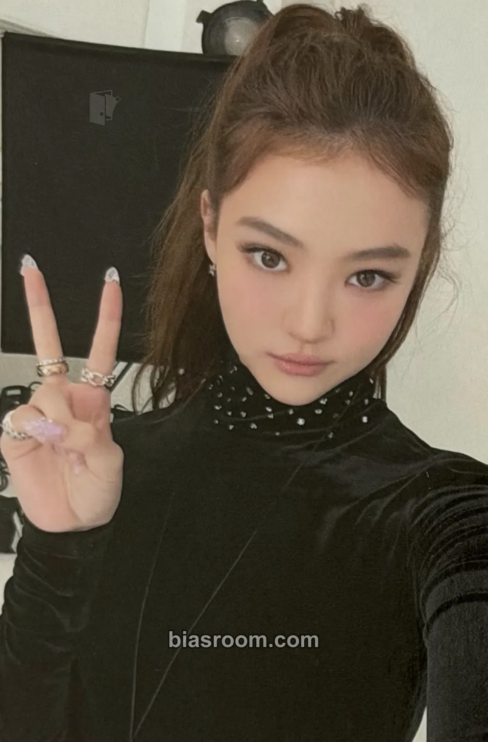 Ella MY EYES OPEN VVIDE Photocard - MEOVV - MEOVV K-pop photocard