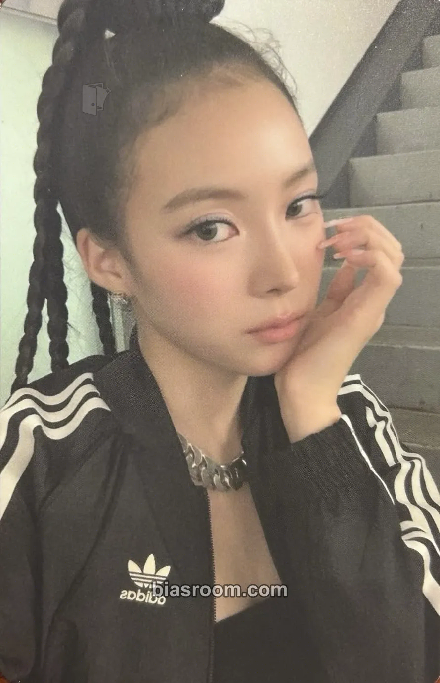 Narin MY EYES OPEN VVIDE Photocard - MEOVV - MEOVV K-pop photocard