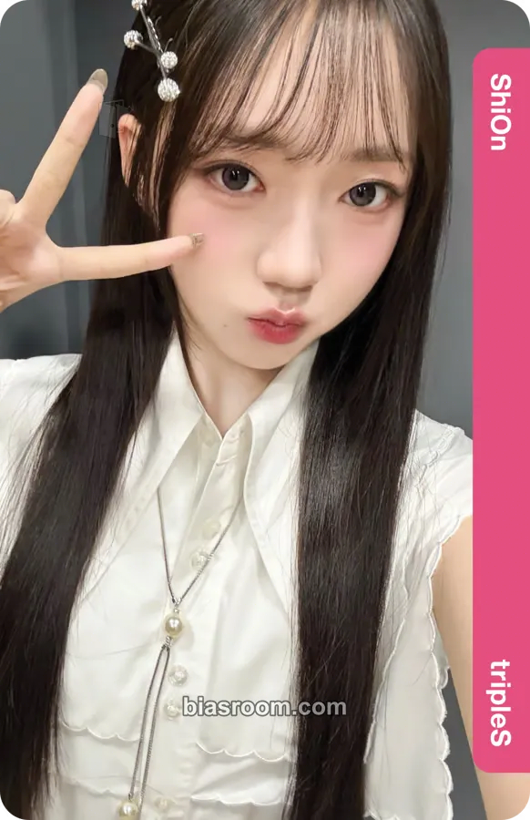 Shion tripleS 1st Mini-Tour: A LIVE 25 Photocard - tripleS - tripleS K-pop photocard