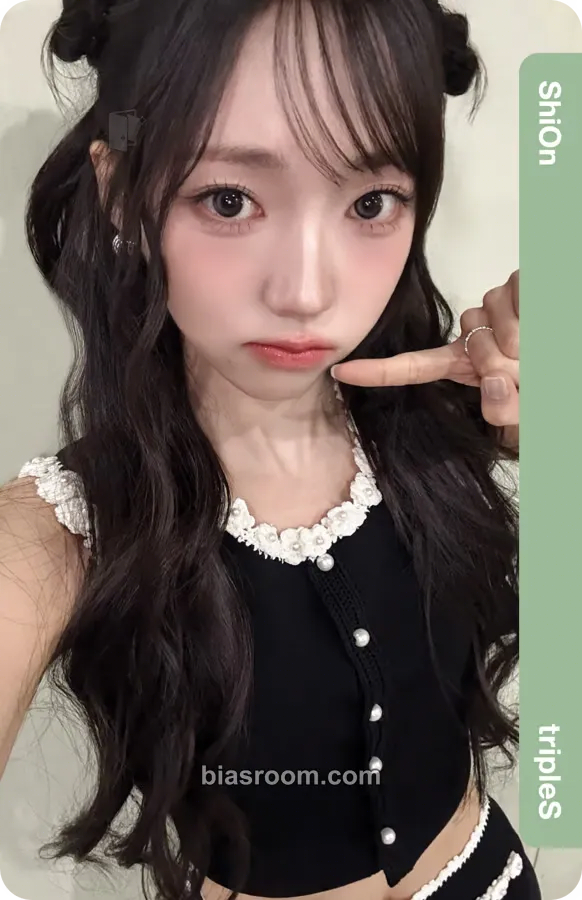 Shion Assemble25 Photocard - tripleS - tripleS K-pop photocard