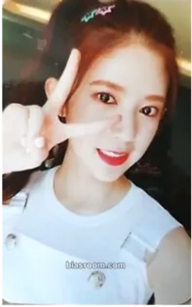 MOMOLAND - Daisy - Freeze! Album selfie version