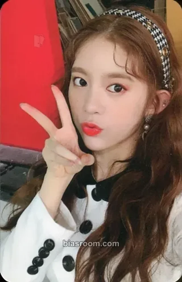 MOMOLAND - Daisy - Great! Album selfie version