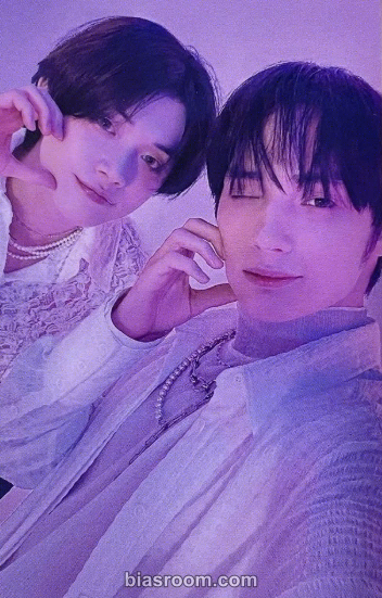 SWEET Photocard - TOMORROW X TOGETHER - TOMORROW X TOGETHER K-pop photocard