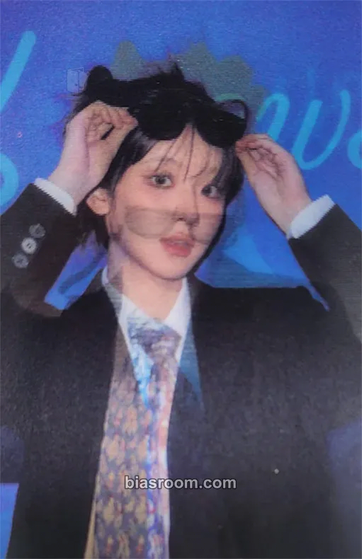Chodan Algorithm's Blossom Photocard - QWER - QWER K-pop photocard