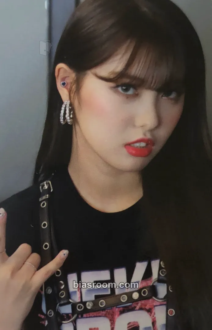 Ahin Show Me Photocard - MOMOLAND - MOMOLAND K-pop photocard