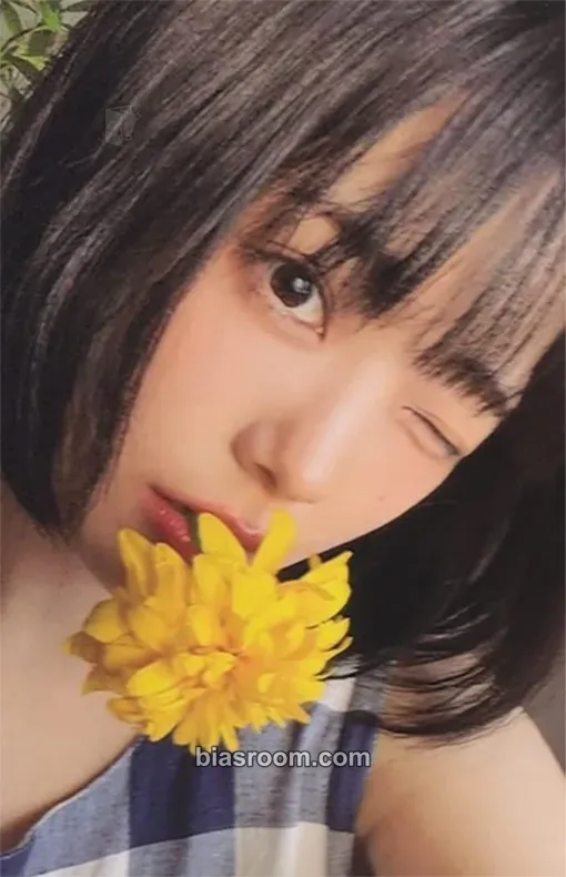 Siyeon Algorithm's Blossom Photocard - QWER - QWER K-pop photocard