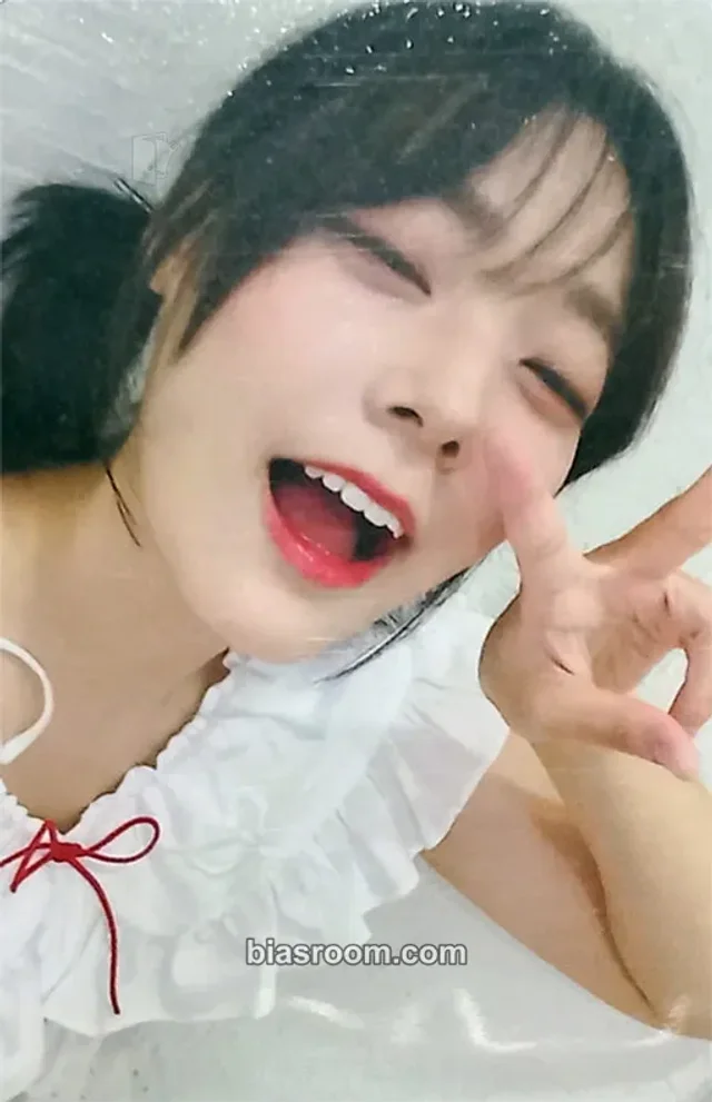 QWER - Siyeon - Harmony From Discord Album offline makestar round 2 fansign