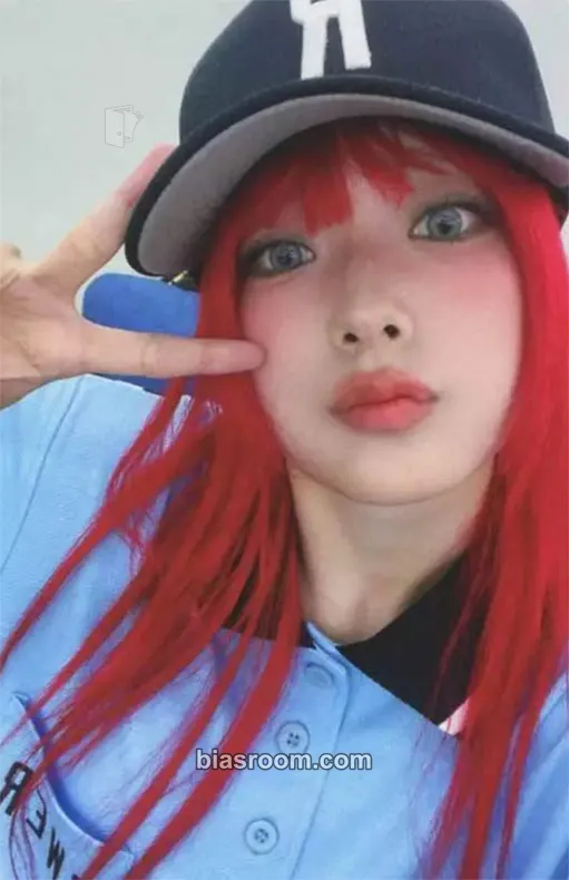 Siyeon Algorithm's Blossom Photocard - QWER - QWER K-pop photocard