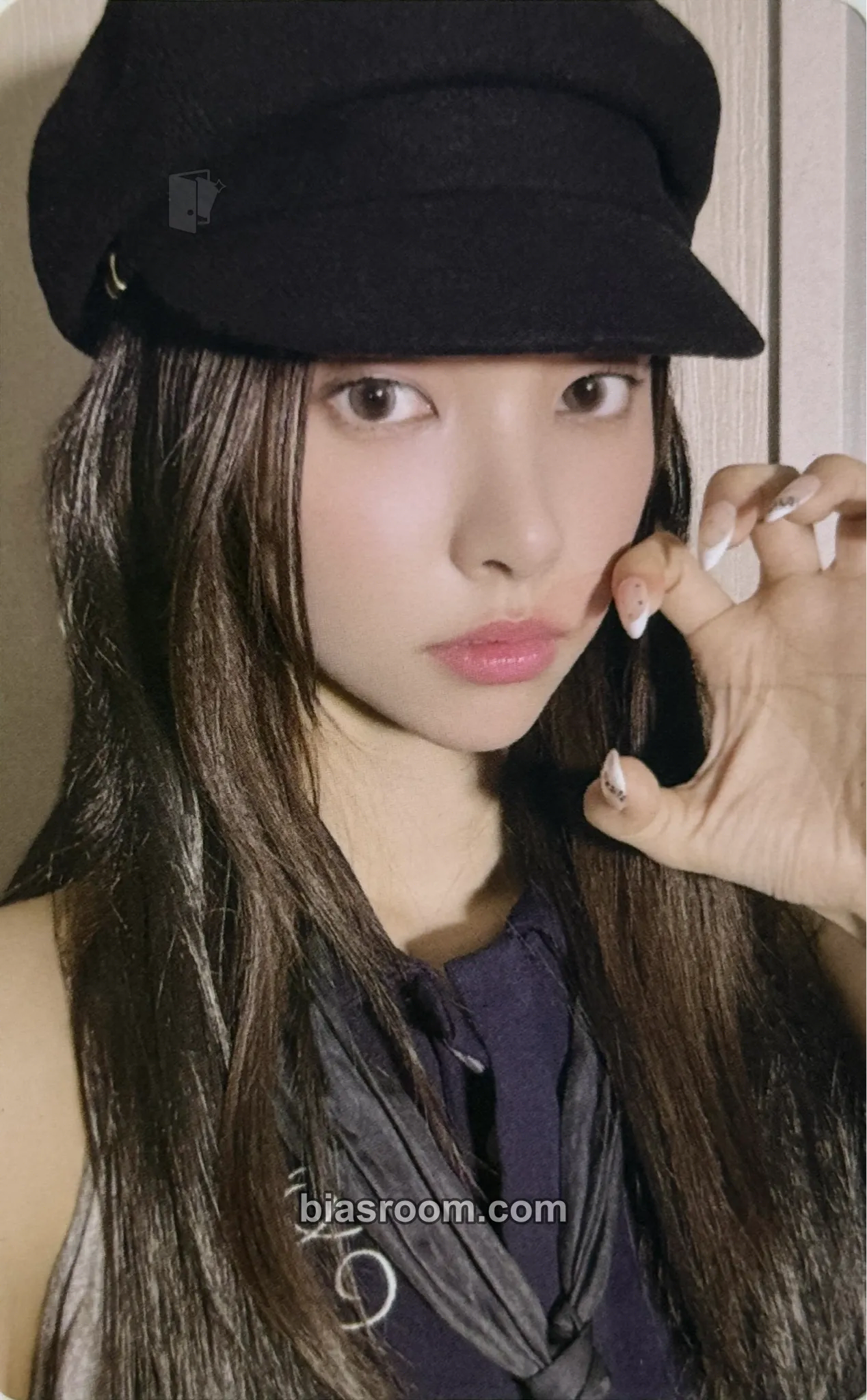 Yunah bomb Photocard - ILLIT - ILLIT K-pop photocard