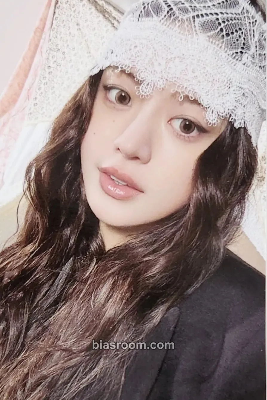 Minju bomb Photocard - ILLIT - ILLIT K-pop photocard