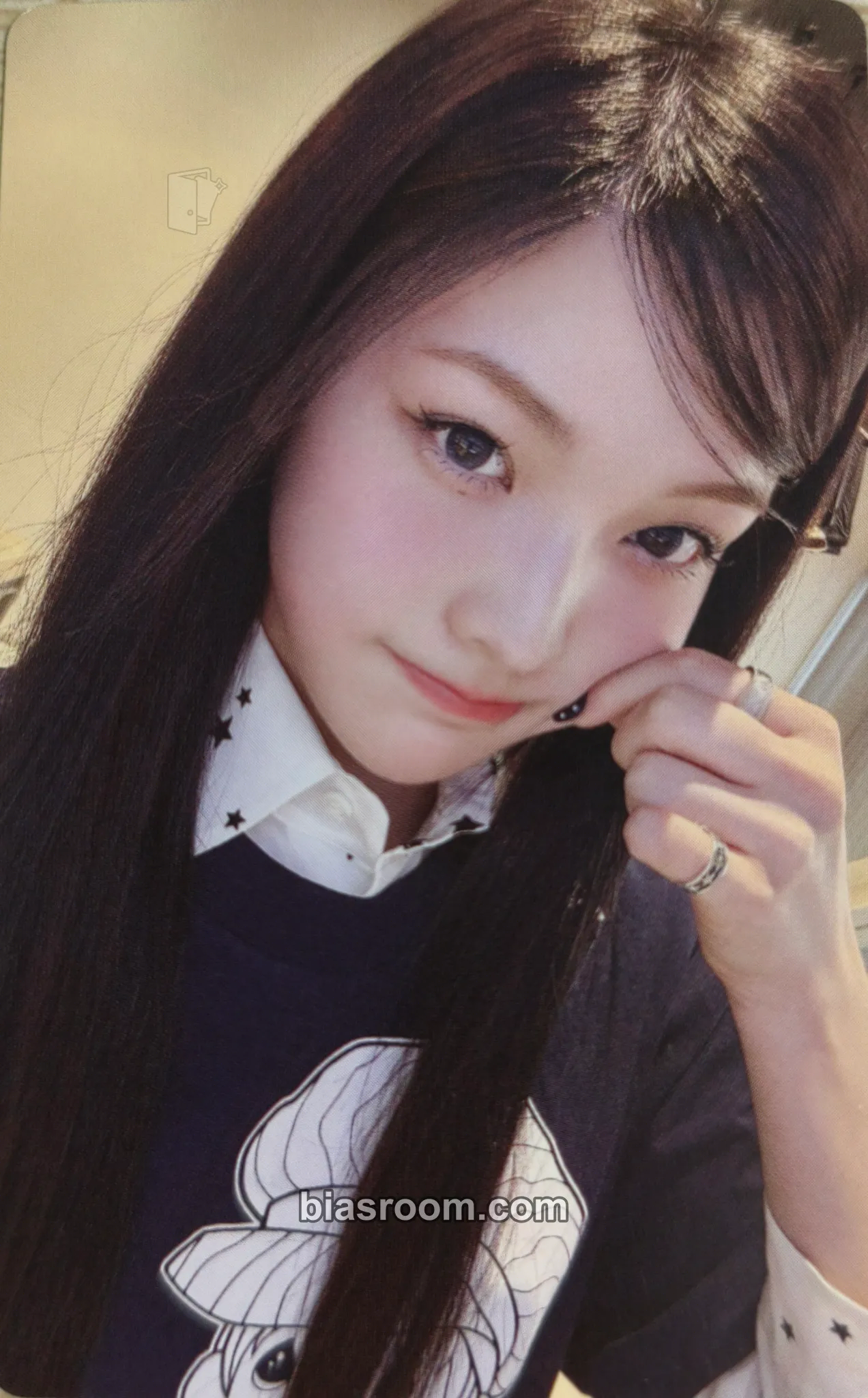 Iroha bomb Photocard - ILLIT - ILLIT K-pop photocard