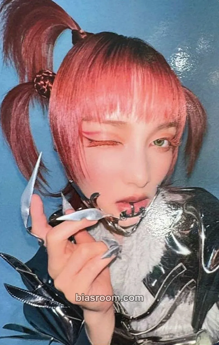 JURIN XG FIRST WORLD TOUR: THE FIRST HOWL Photocard - XG - XG K-pop photocard
