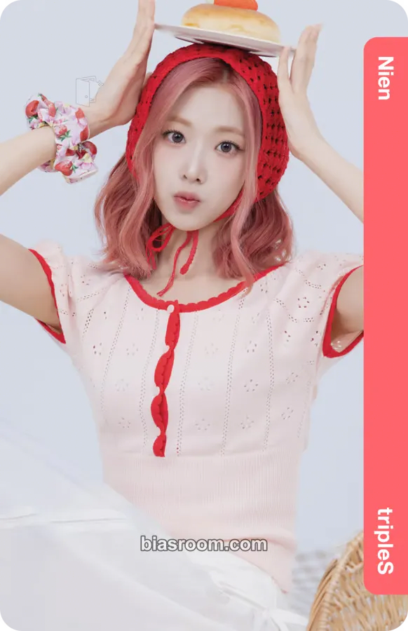 Nien Atom02 Physical Objekts Photocard - tripleS - tripleS K-pop photocard