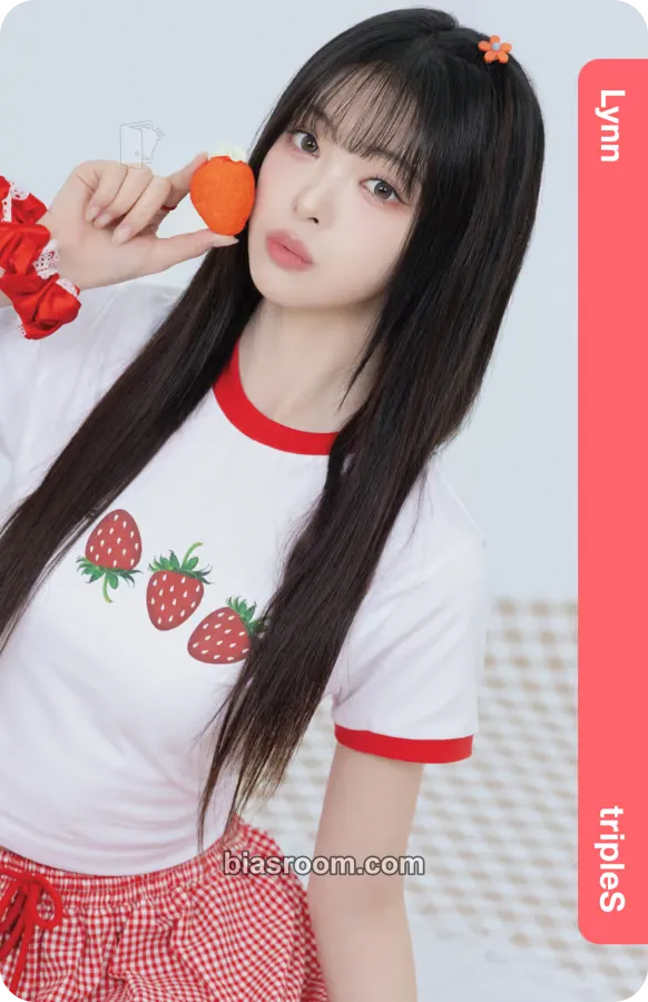 Lynn Atom02 Physical Objekts Photocard - tripleS - tripleS K-pop photocard