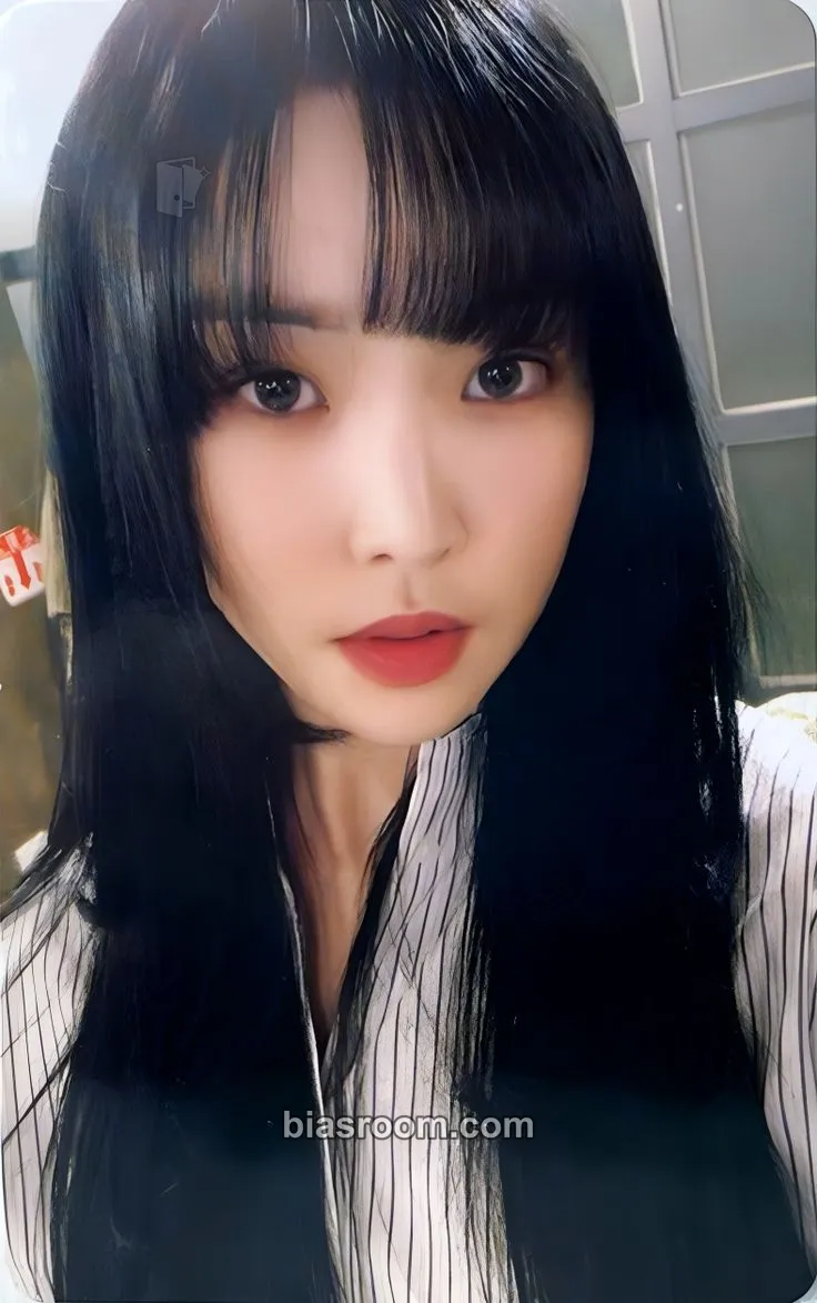 Yuju 回: LABYRINTH Photocard - GFRIEND - GFRIEND K-pop photocard