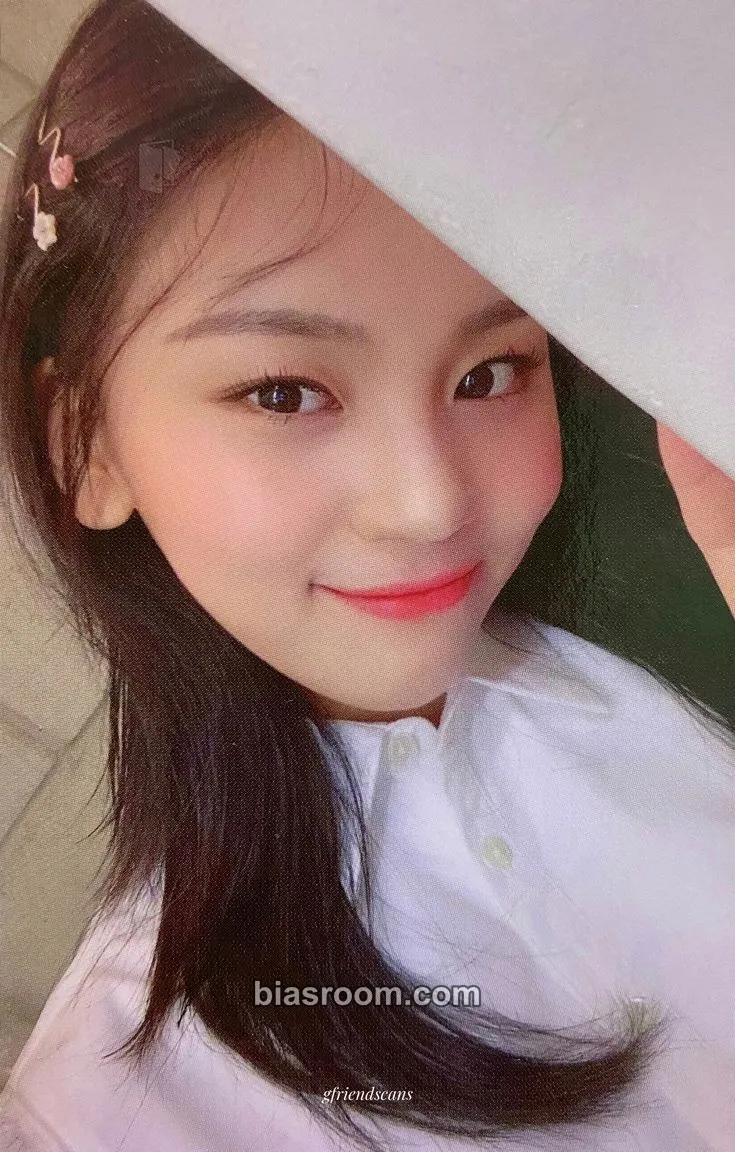 Umji 回: LABYRINTH Photocard - GFRIEND - GFRIEND K-pop photocard