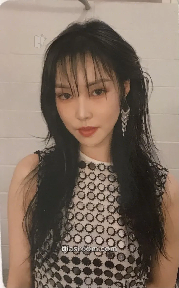 Yuju 回: Song of the Sirens Photocard - GFRIEND - GFRIEND K-pop photocard