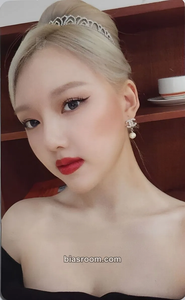 Yerin 回: Walpurgis Night Photocard - GFRIEND - GFRIEND K-pop photocard