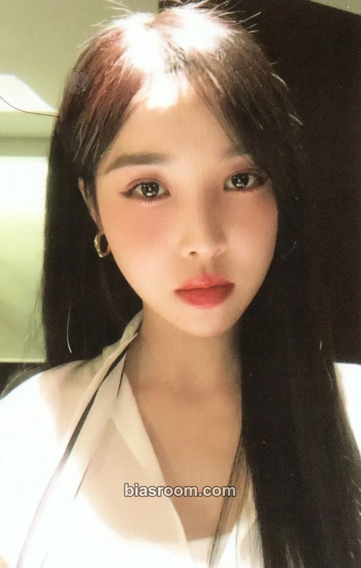 Yuju 回: Walpurgis Night Photocard - GFRIEND - GFRIEND K-pop photocard