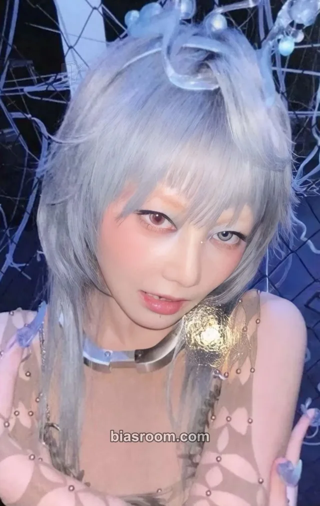 XG - Hinata - WOKE UP Album tower records lucky draw