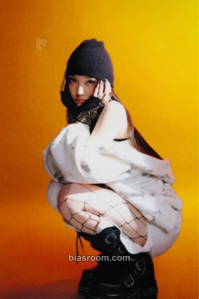 ALLDAY PROJECT - YOUNGSEO - FAMOUS Album withmuu cartoon ver pre-order benefit non-selfie concept photocard