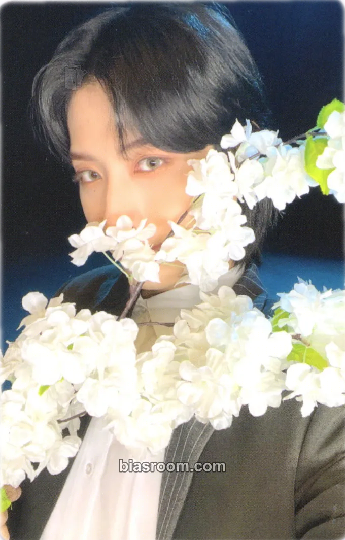 Xion BLOOD MOON Photocard - ONEUS - ONEUS K-pop photocard